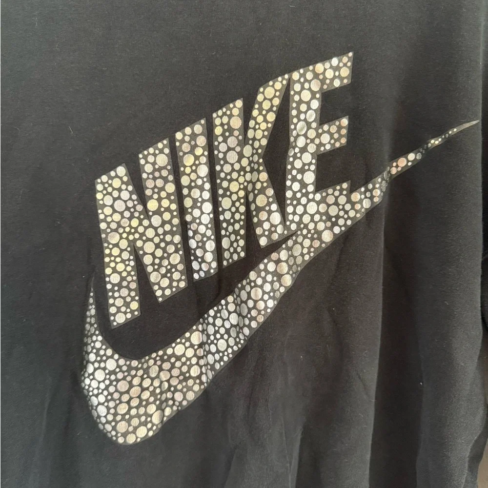 Nike Women’s Black Crew Neck Sweater Size Small - Picture 2 of 4